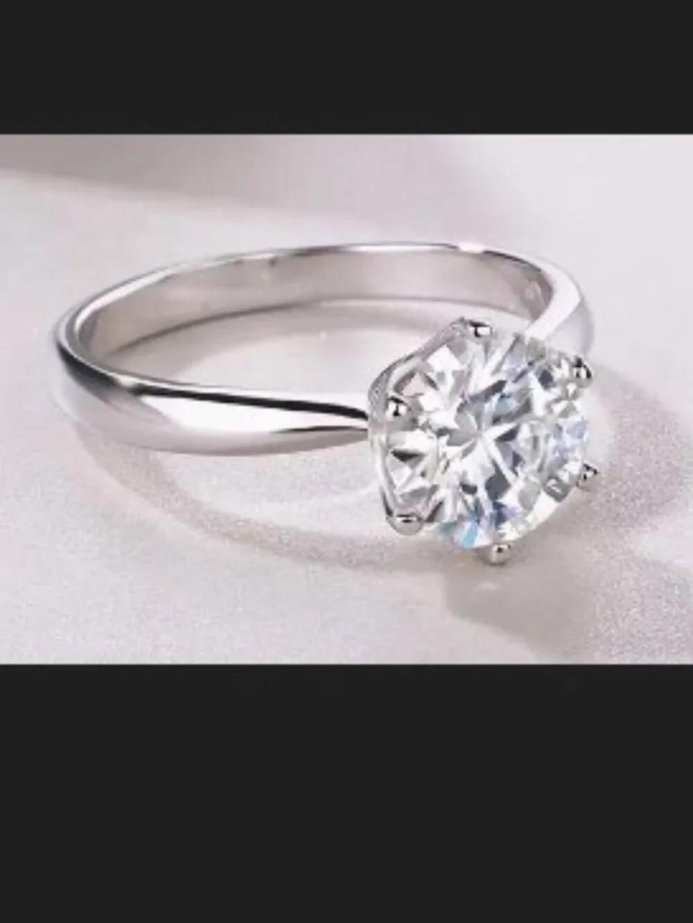 925 Silver Inlaid 2 Carats Moissanite Ring Size 9 Color Grade D Clarity VVS1